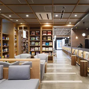 Lamp Light Books *** Sapporo